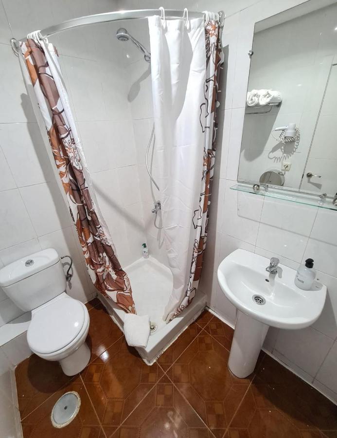 Hostal Santa Barbara Мадрид Экстерьер фото